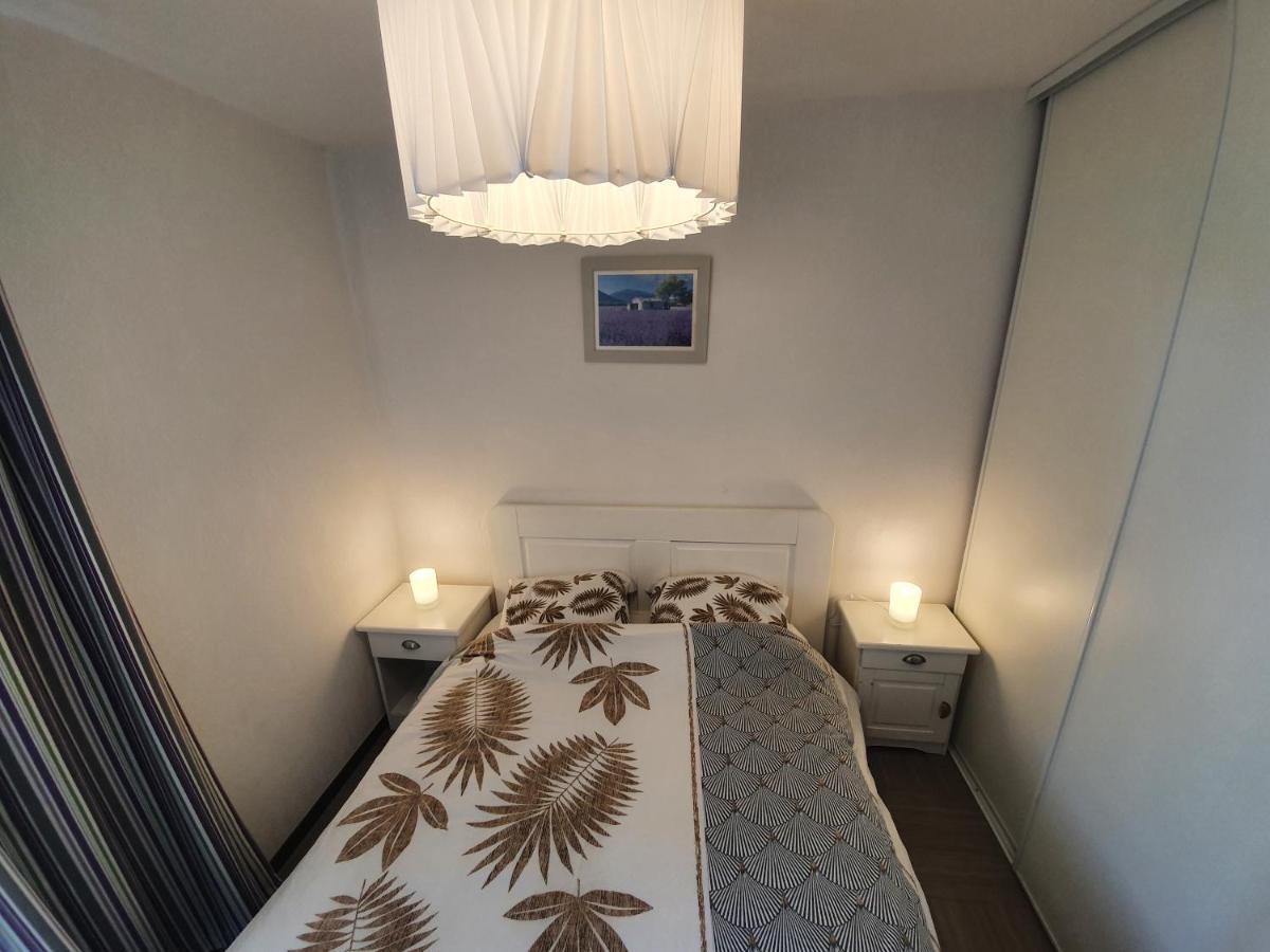 Le Romarin - Climatisation Piscine & Parking Prive Apartment Gréoux-les-Bains Екстериор снимка